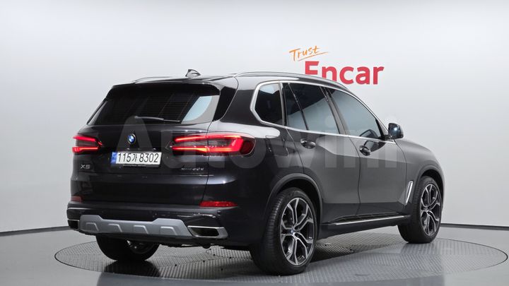 BMW X5 2023 — 2