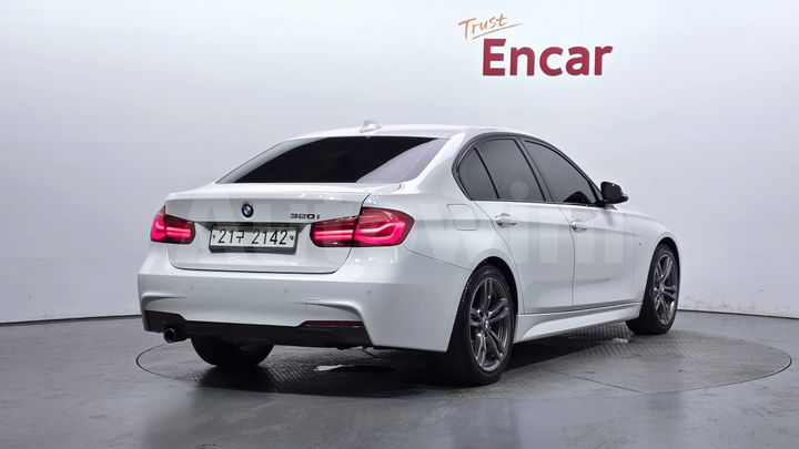 BMW 3 Series 2017 — 2