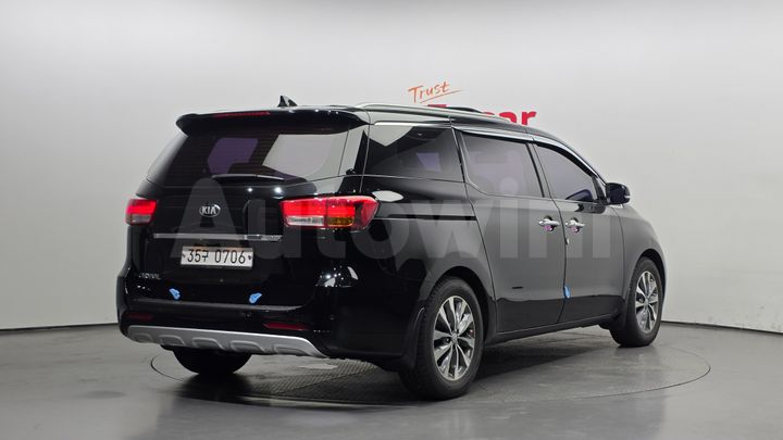 Kia Carnival 2016 — 2