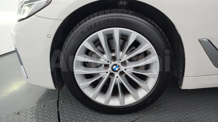 BMW 5 Series 2021 — 5