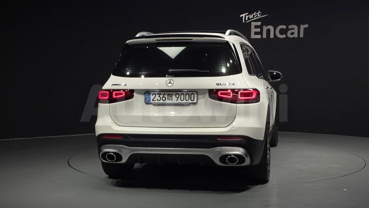 Mercedes-Benz GLB Class 2023 — 4
