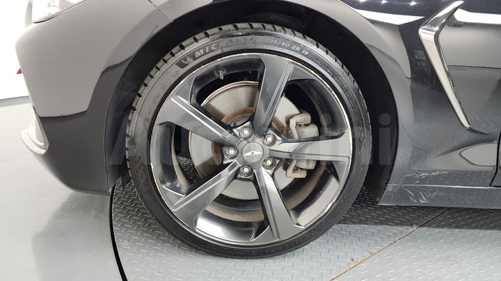 Genesis G70 2019 — 5