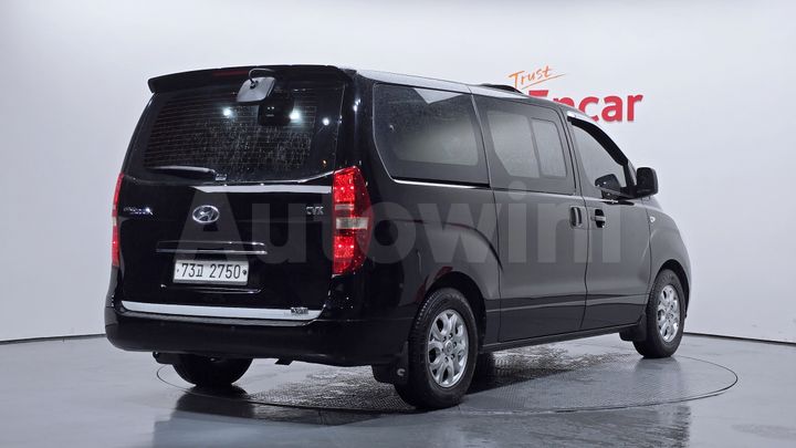 Hyundai Starex 2012 — 2