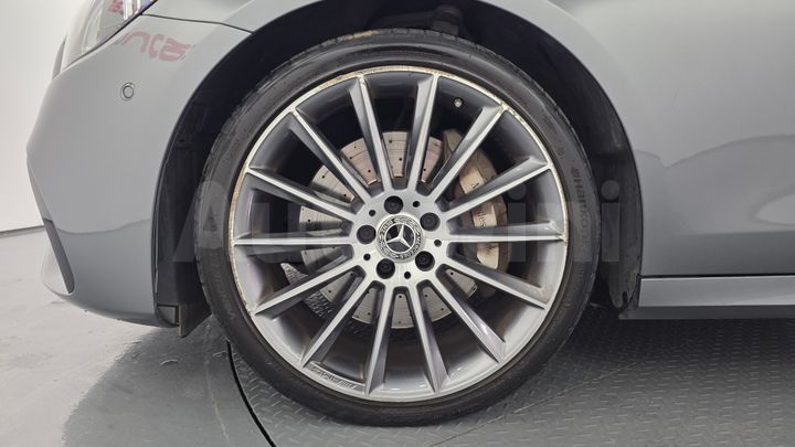 Mercedes-Benz E Class 2022 — 5