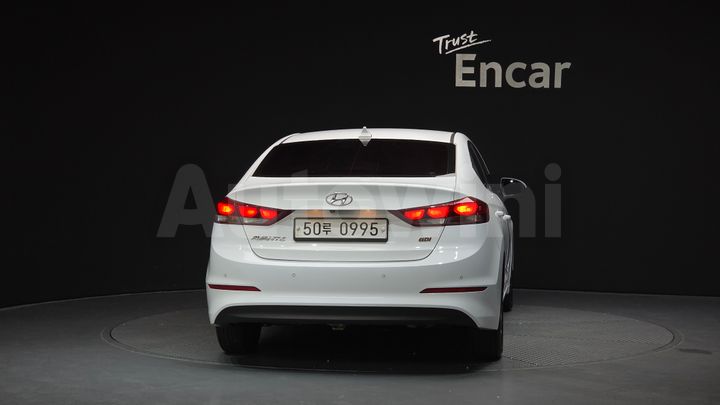Hyundai Avante 2016 — 4