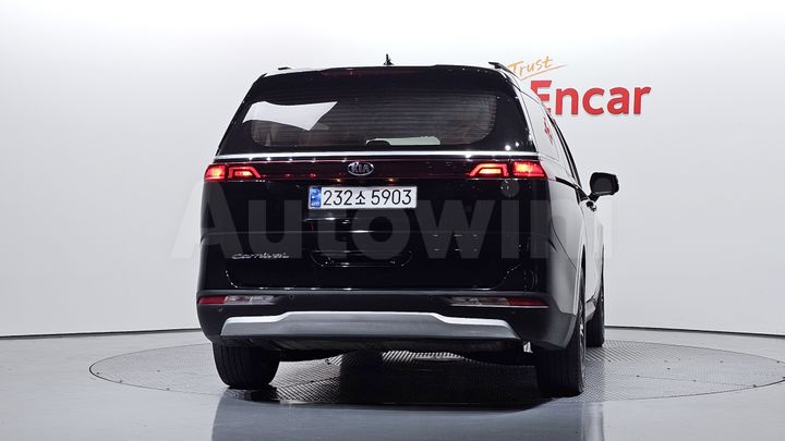 Kia Carnival 2021 — 4
