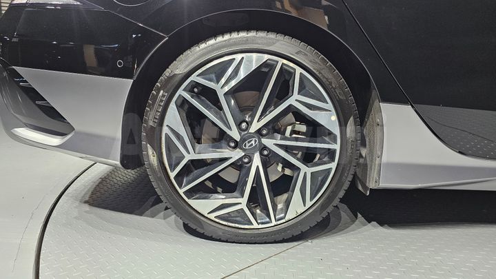 Hyundai Ioniq 2023 — 5