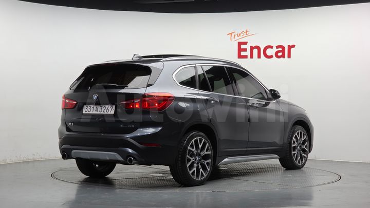 BMW X1 2022 — 2
