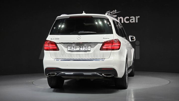 Mercedes Benz GLS Class 2017 — 4