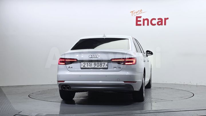 Audi A4 2018 — 4