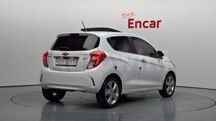Chevrolet Spark 2017 — 2