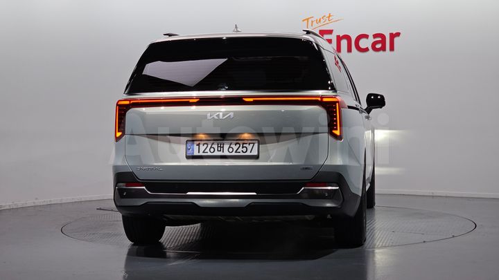 Kia Carnival 2025 — 4