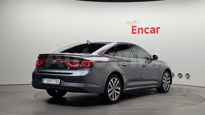 Renault SM6 2016 — 2