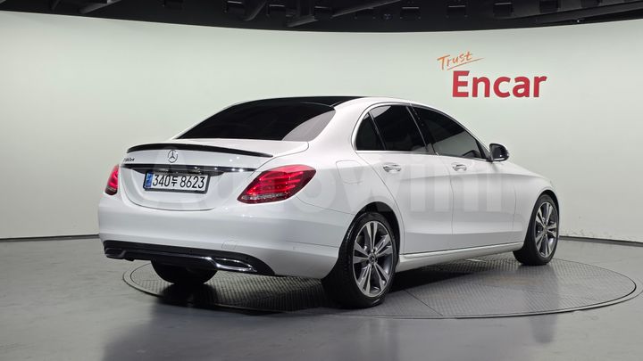 Mercedes-Benz C Class 2018 — 2