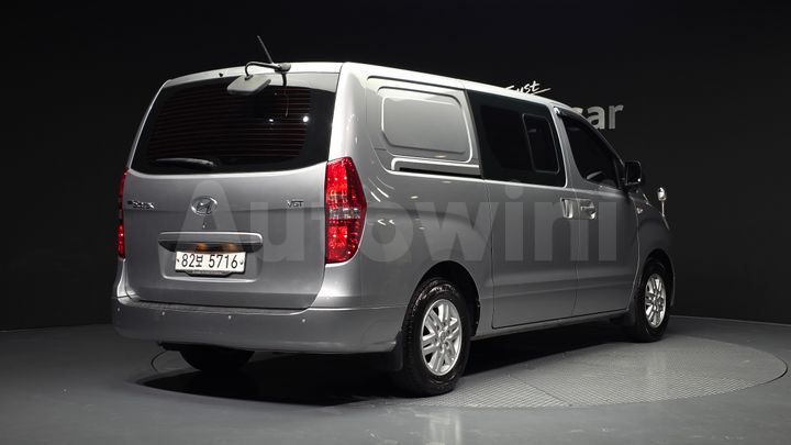 Hyundai Starex 2016 — 2
