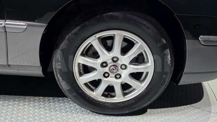 Kia Opirus