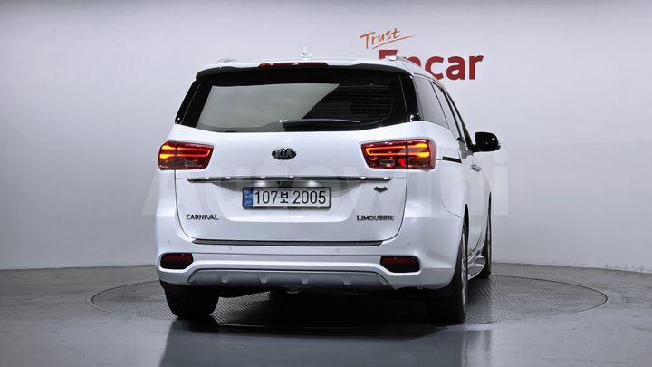 Kia Carnival 2019 — 4