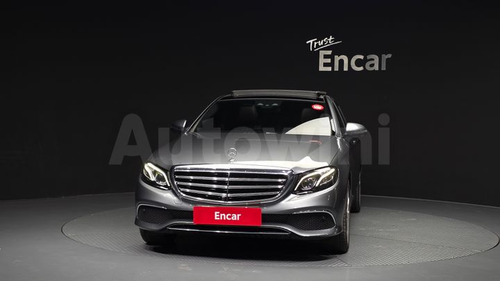 Mercedes-Benz E Class 2017 — 3
