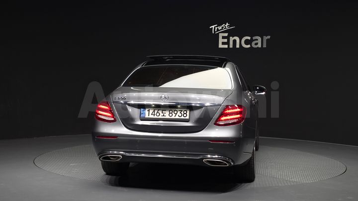 Mercedes-Benz E Class 2017 — 4