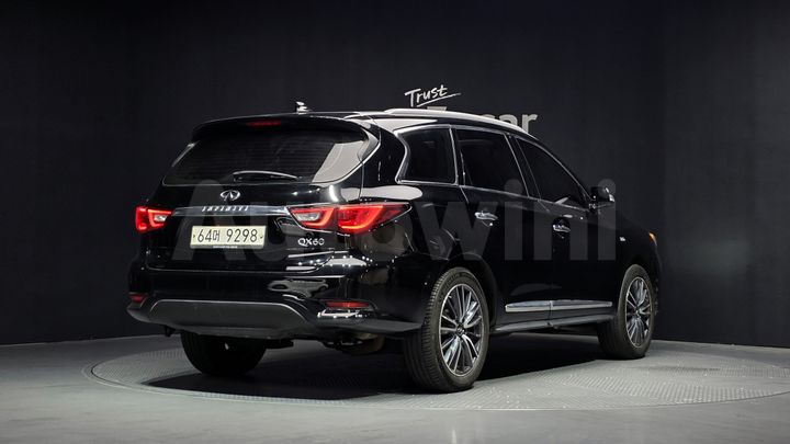 Infiniti QX