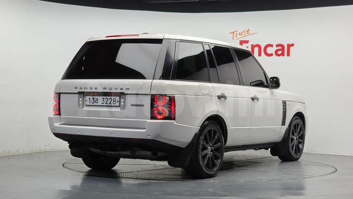 Land Rover Range Rover 2010 — 2