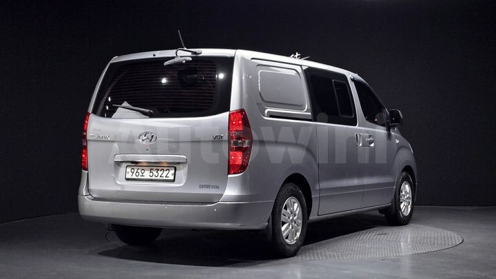 Hyundai Starex 2017 — 2