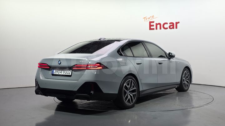 BMW 5 Series 2024 — 2