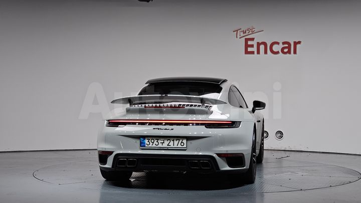 Porsche 911 2022 — 3