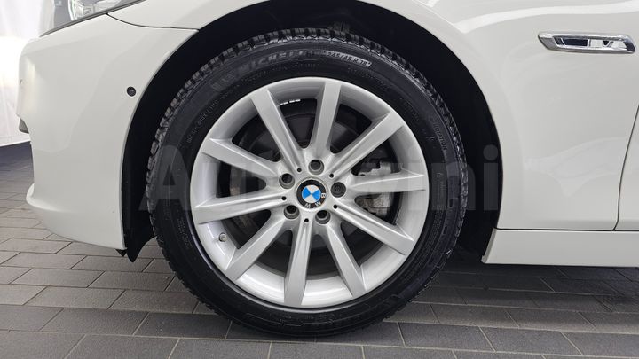 BMW 5 Series 2015 — 5