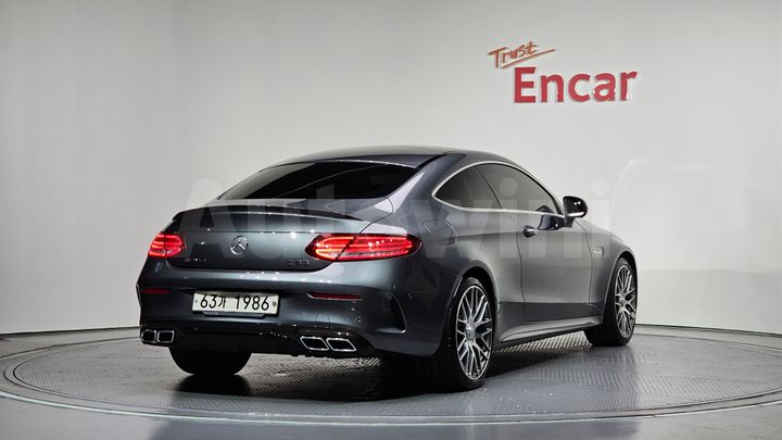 Mercedes Benz C Class 2018 — 2