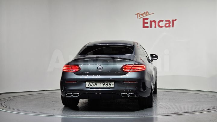 Mercedes Benz C Class 2018 — 4