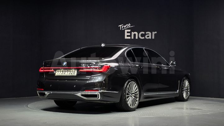 BMW 7 Series 2021 — 2