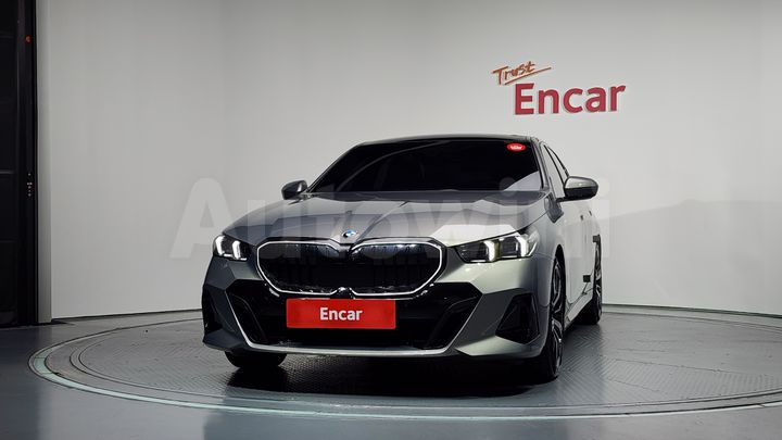 BMW 5 Series 2025 — 3