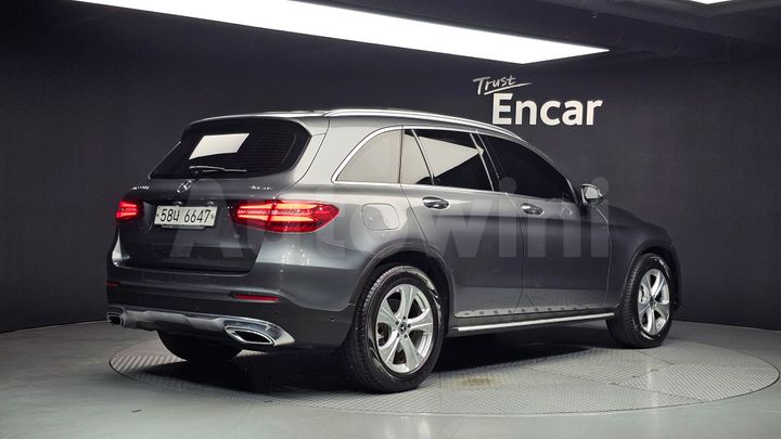 Mercedes Benz GLC Class 2017 — 2