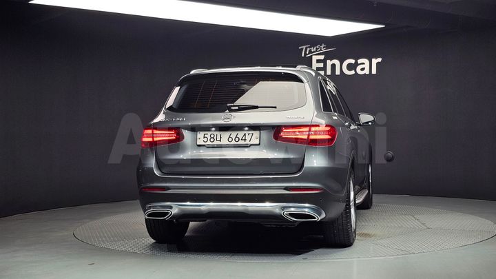 Mercedes Benz GLC Class 2017 — 4