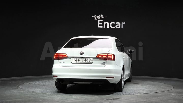 Volkswagen Jetta 2015 — 4