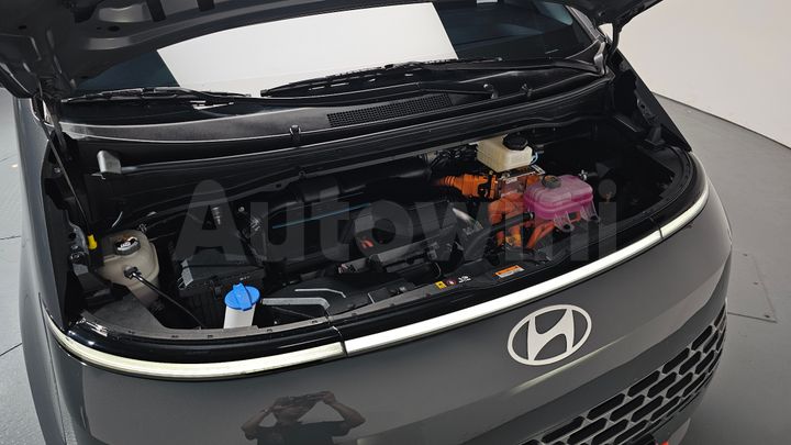 Hyundai Staria 2025 — 5