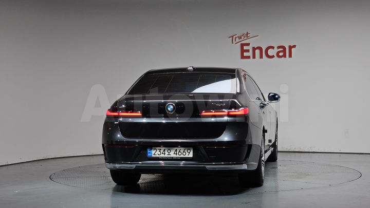 BMW 7 Series 2023 — 3