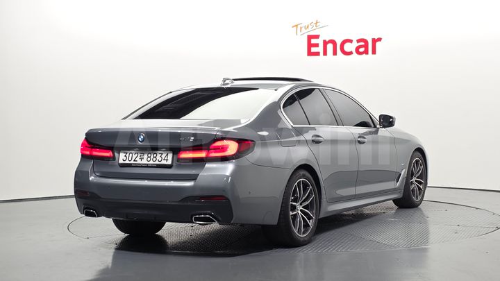 BMW 5 Series 2023 — 2