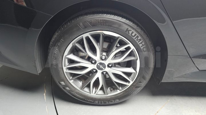 Kia K5 2023 — 5