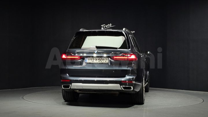 BMW X7 2022 — 4