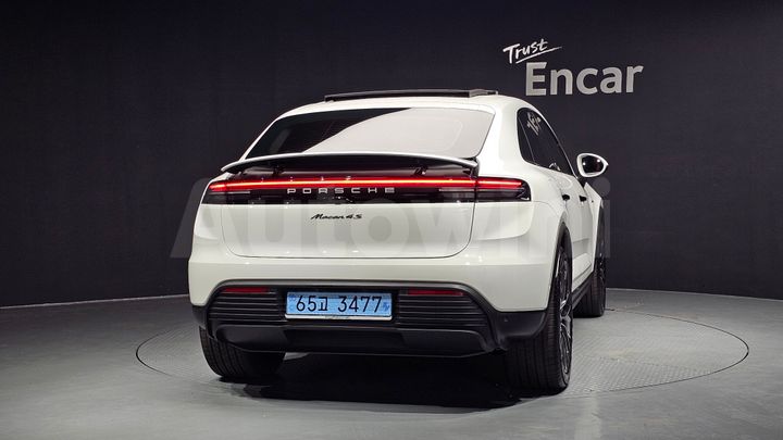 Porsche Macan 2025 — 4