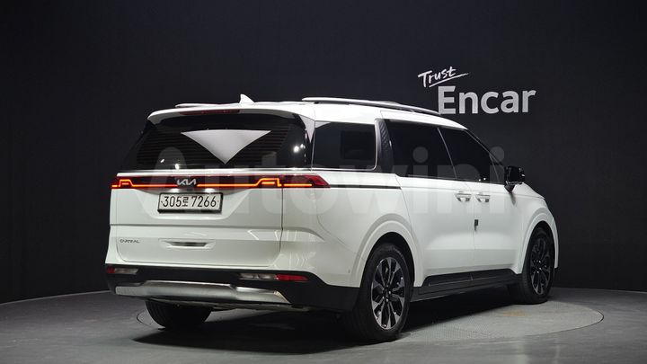 Kia Carnival 2023 — 2