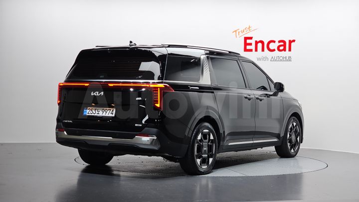 Kia Carnival 2025 — 2