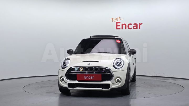 Mini Cooper 2020 — 3