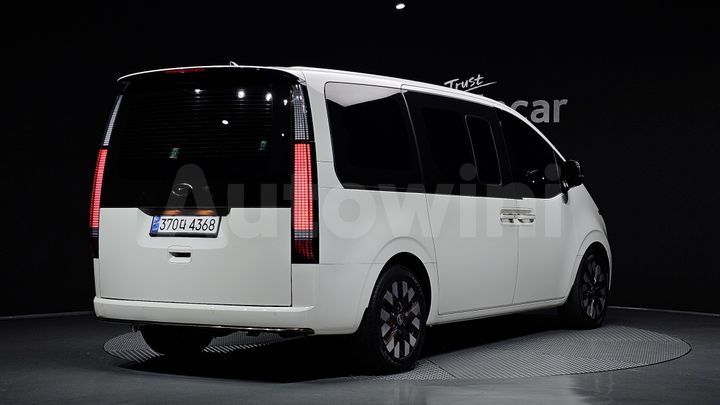 Hyundai Staria 2023 — 2
