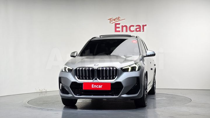 BMW iX1 2023 — 3