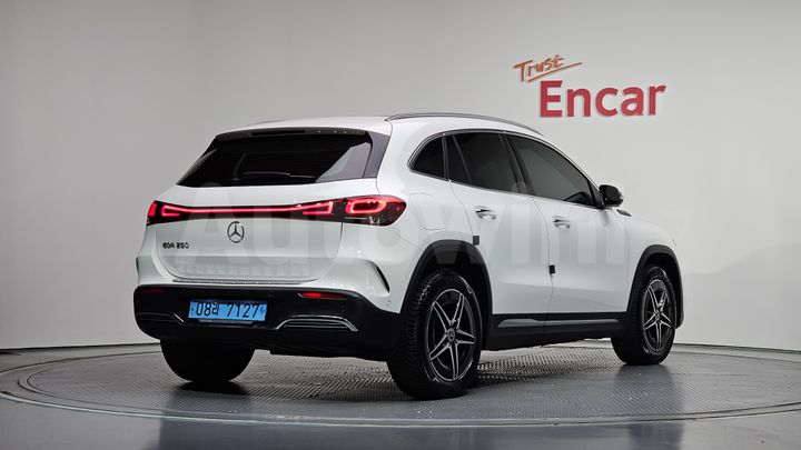 Mercedes-Benz EQA 2023 — 2
