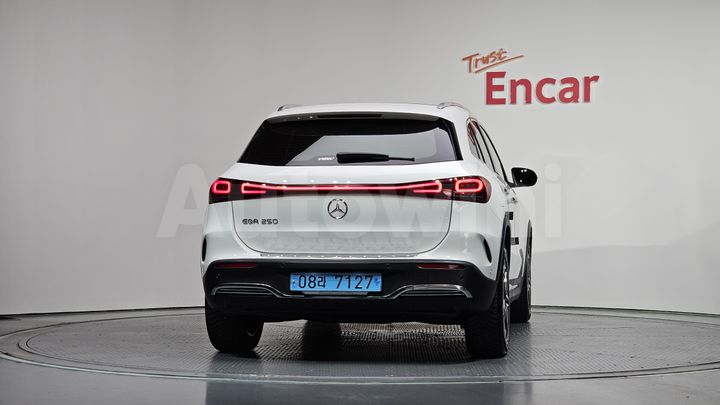 Mercedes-Benz EQA 2023 — 4