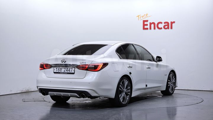 Infiniti Q